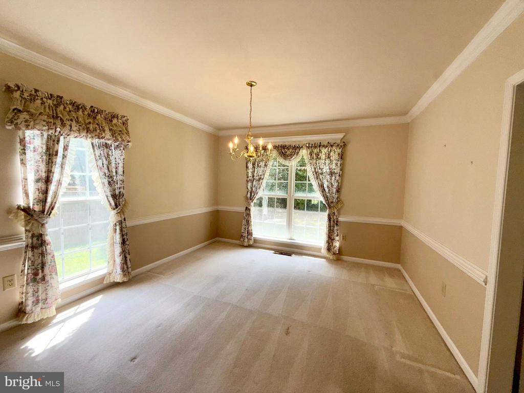 2427 GRANTHAM COURT