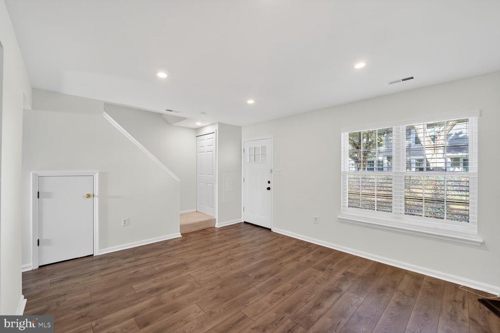 4071 BLUEBIRD DRIVE
