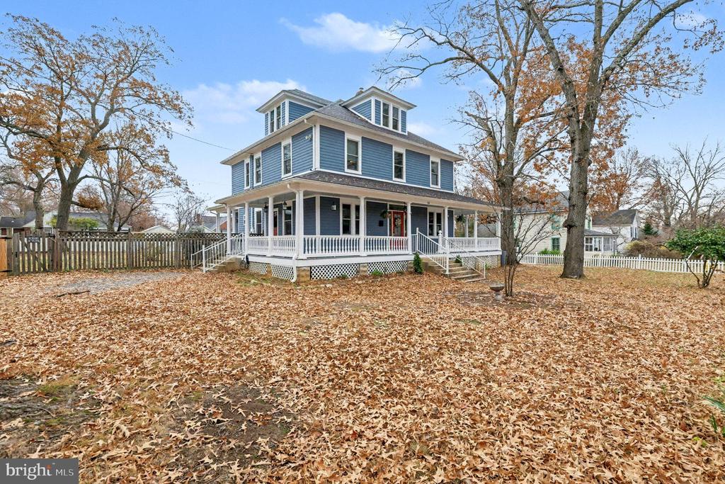 25 INDIAN HEAD AVENUE