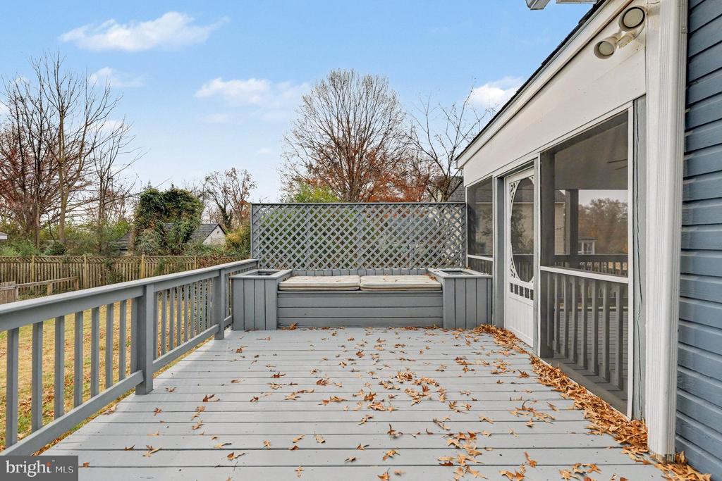 25 INDIAN HEAD AVENUE