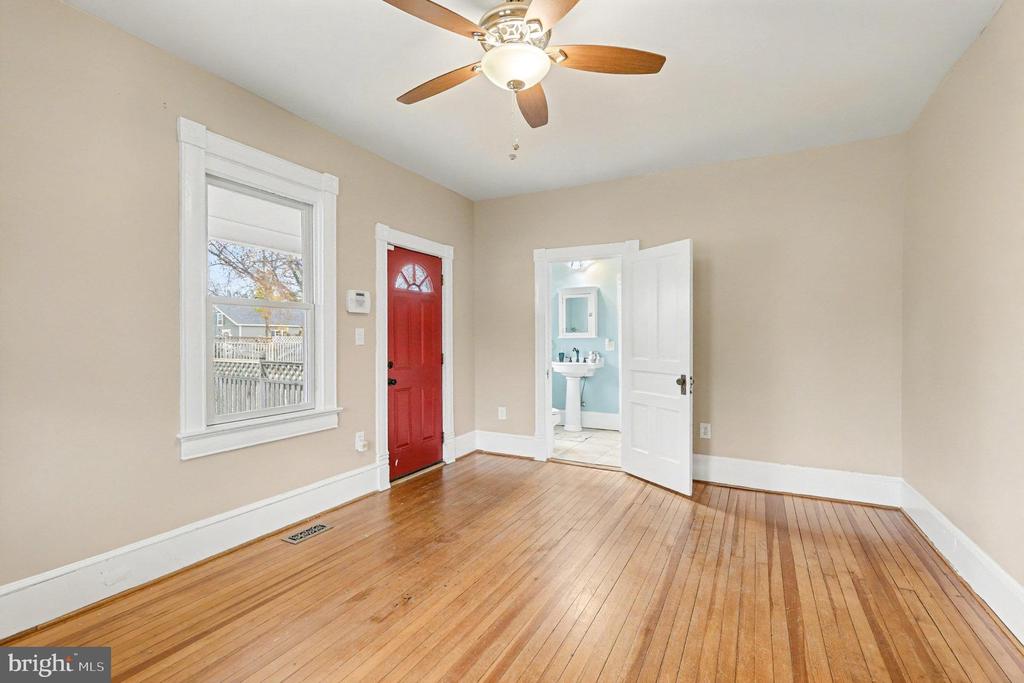 25 INDIAN HEAD AVENUE