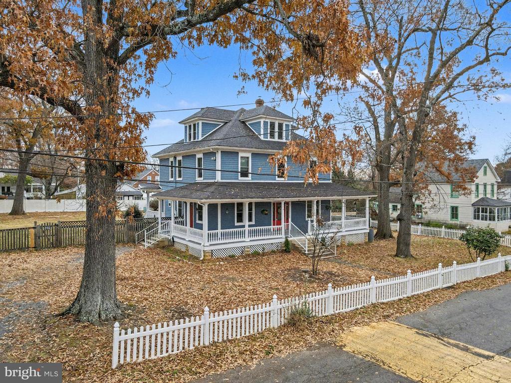25 INDIAN HEAD AVENUE