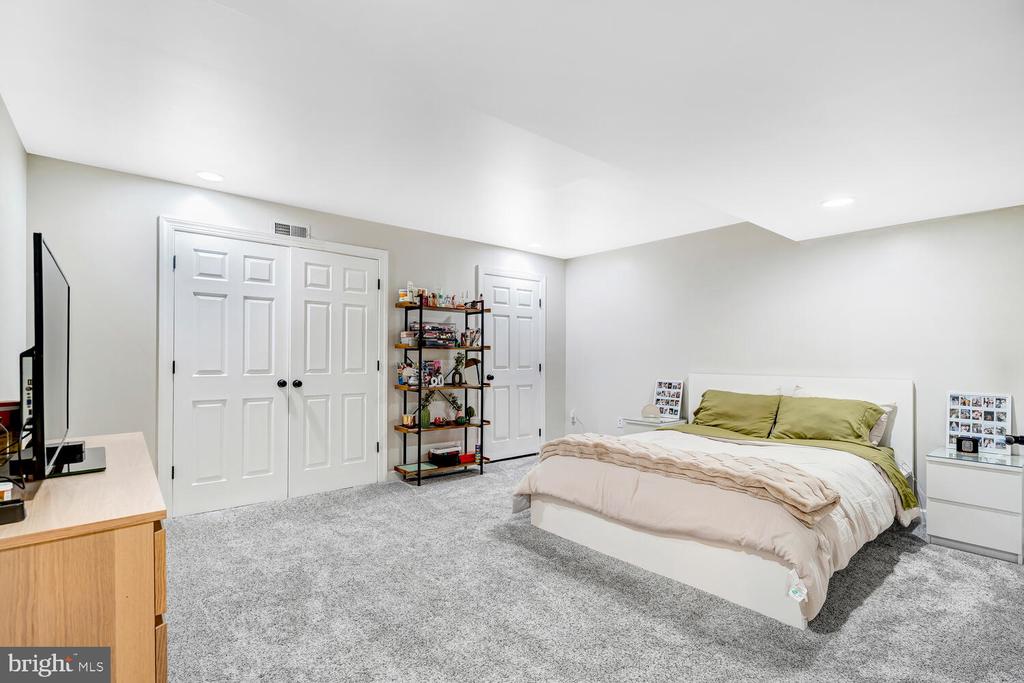 8749 BANCROFT DRIVE