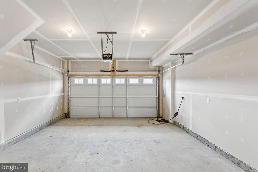 3188 ICEHOUSE PLACE