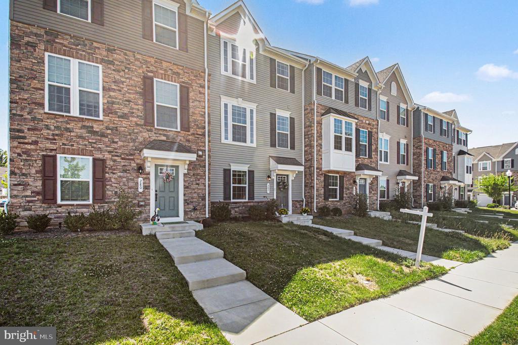 282 DOCTOR ANDREWS WAY