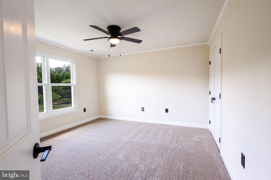 12438 WHISPER CREEK COURT