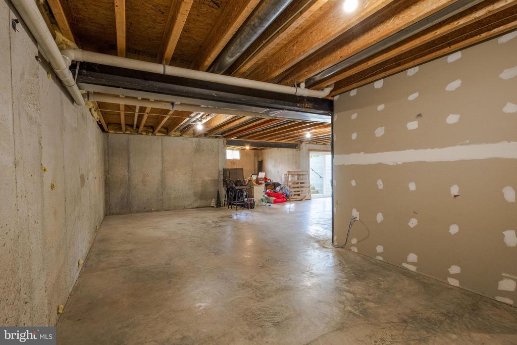 12438 WHISPER CREEK COURT