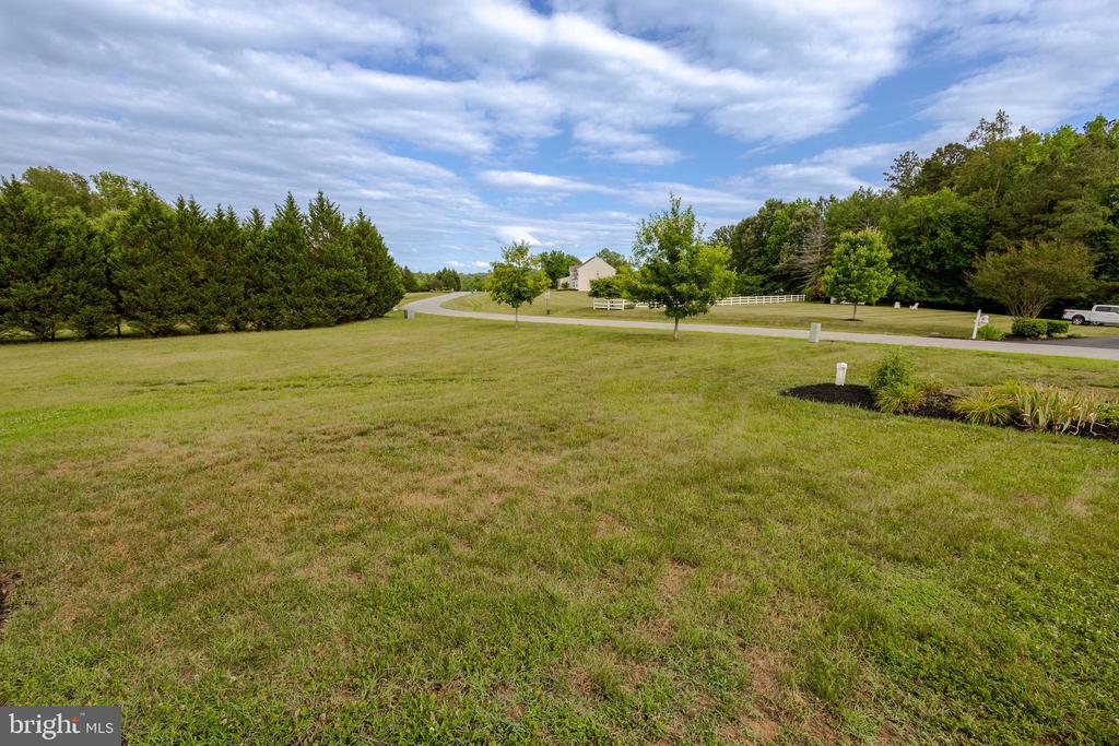 12438 WHISPER CREEK COURT