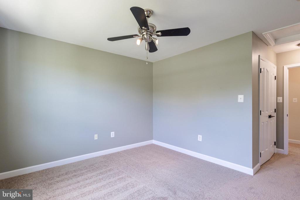 12438 WHISPER CREEK COURT