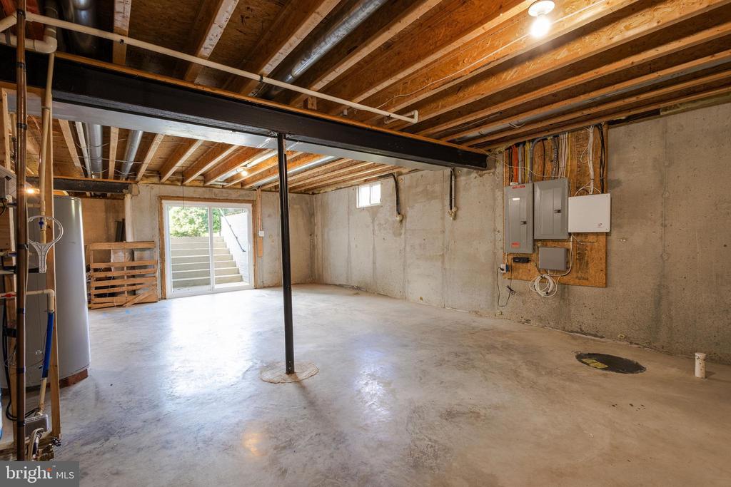 12438 WHISPER CREEK COURT