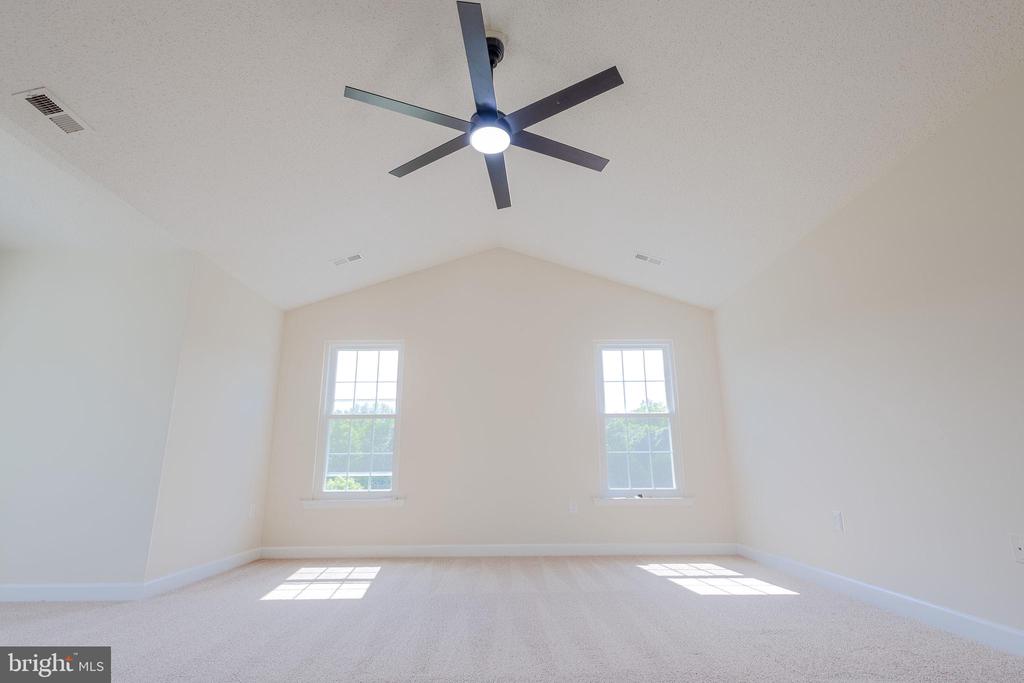 12438 WHISPER CREEK COURT