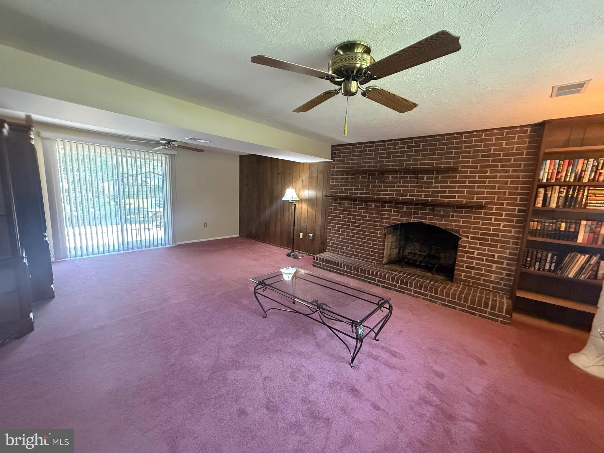 4007 BREWSTER LANE