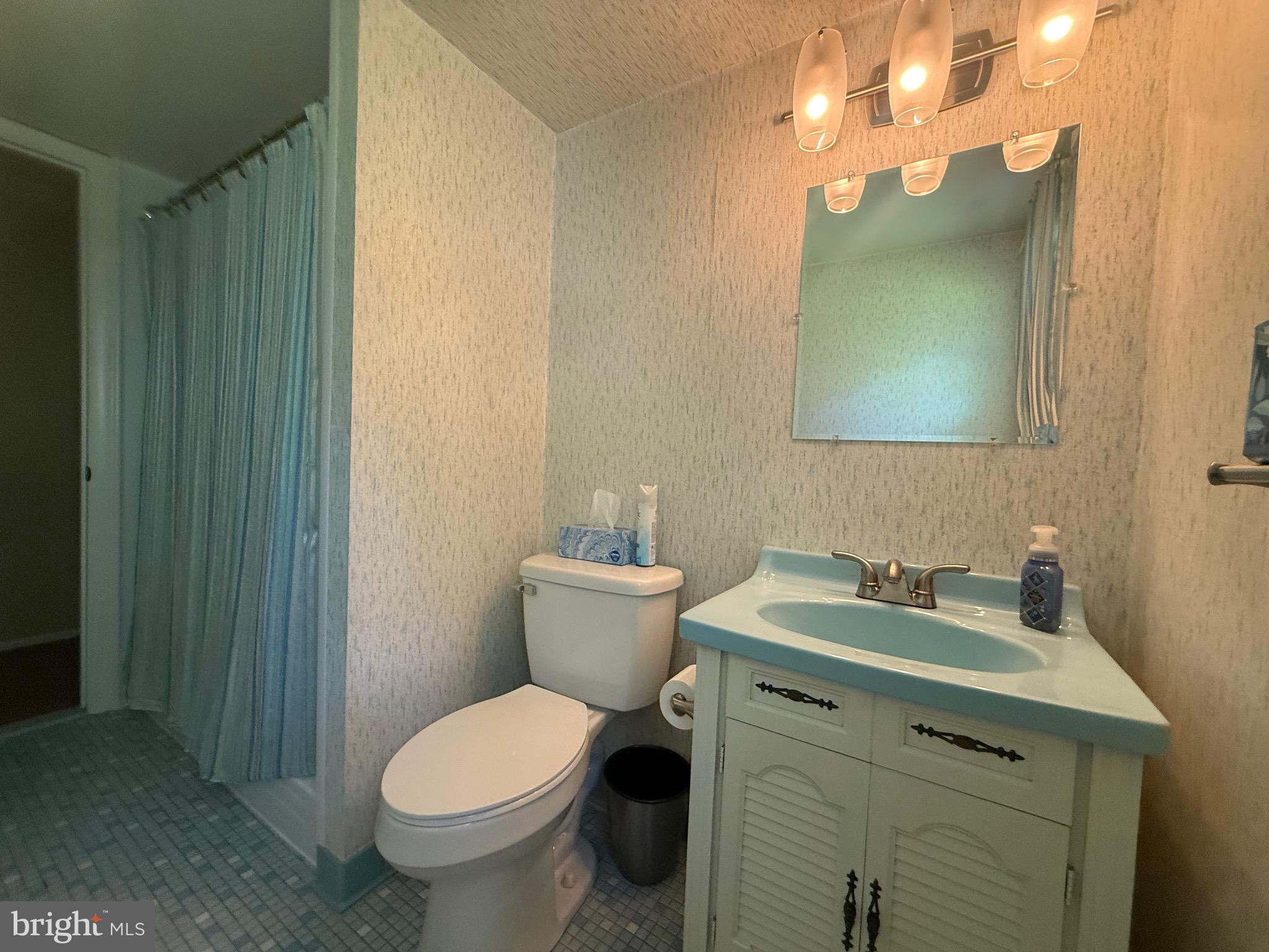 4007 BREWSTER LANE