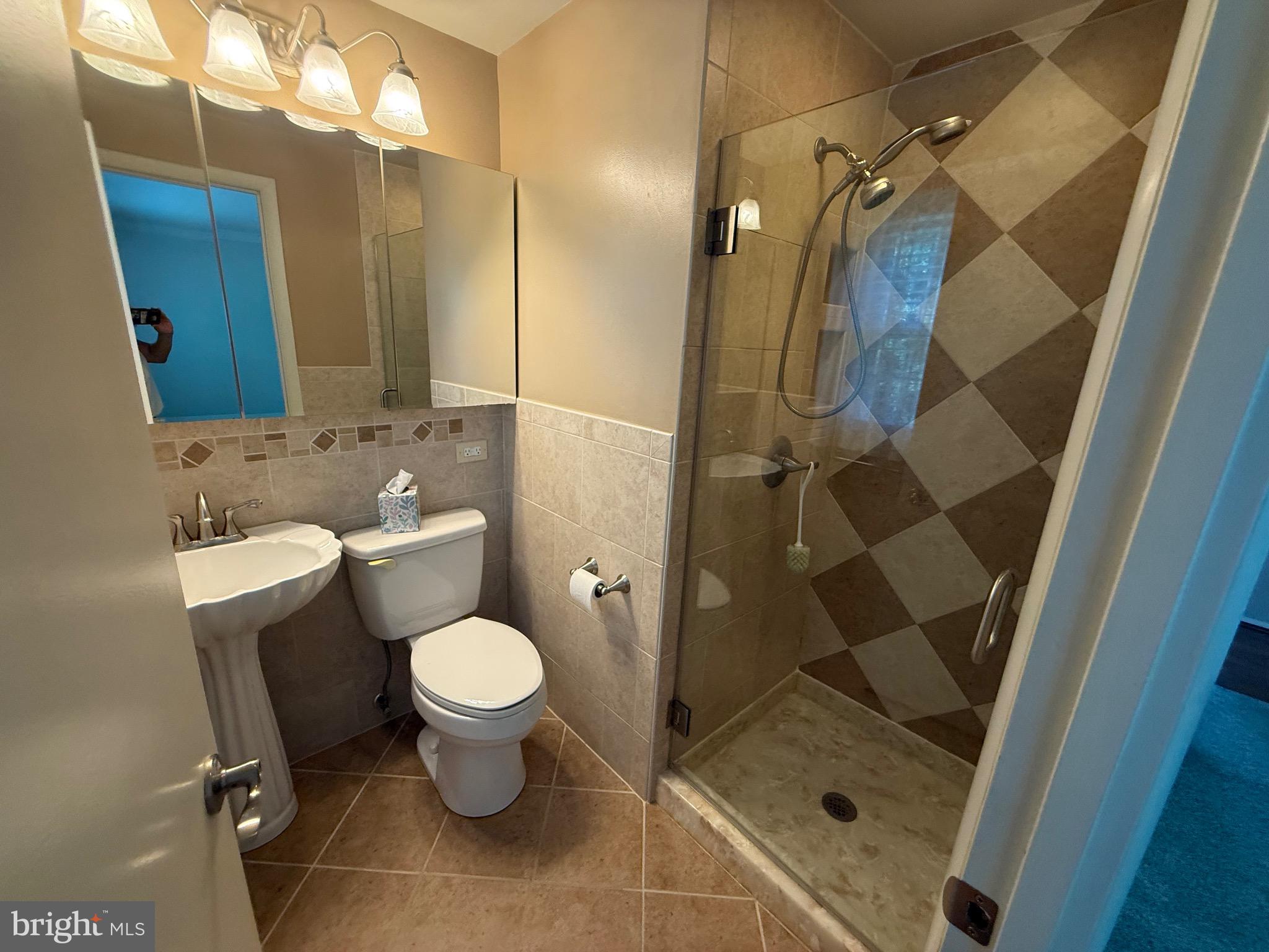 4007 BREWSTER LANE