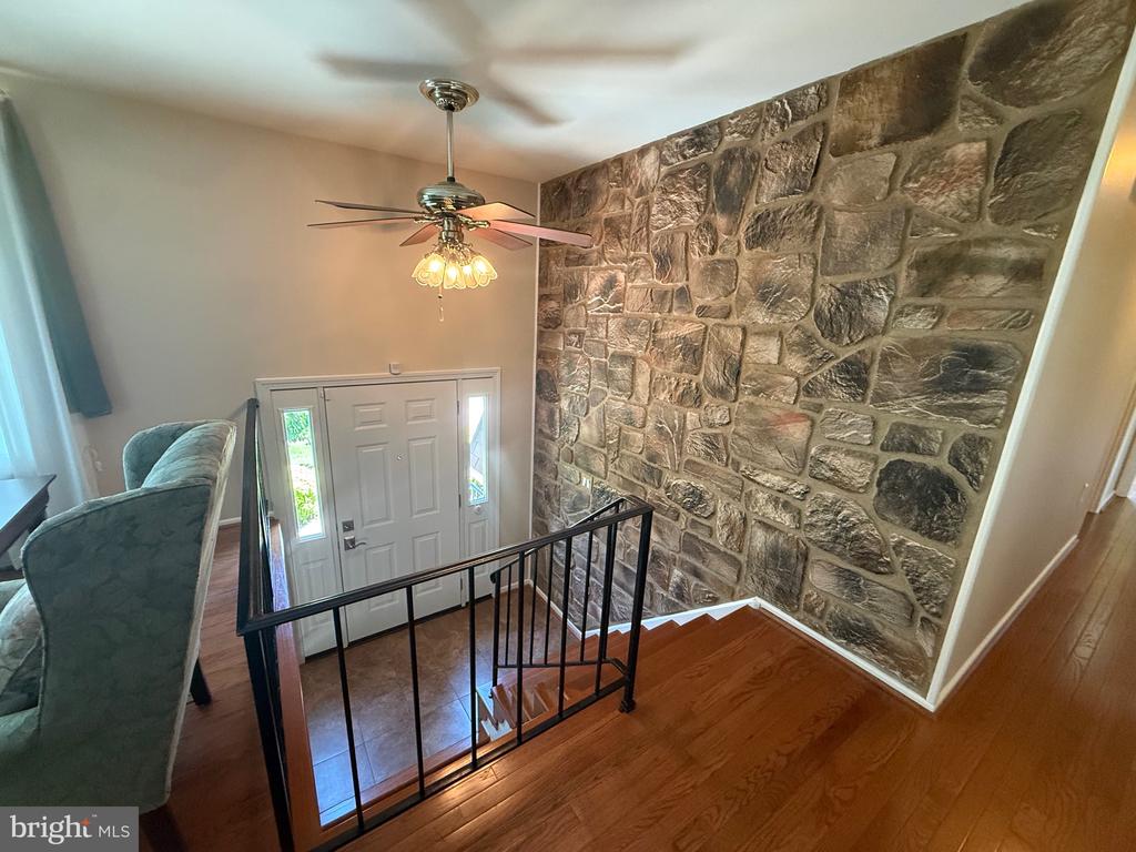 4007 BREWSTER LANE
