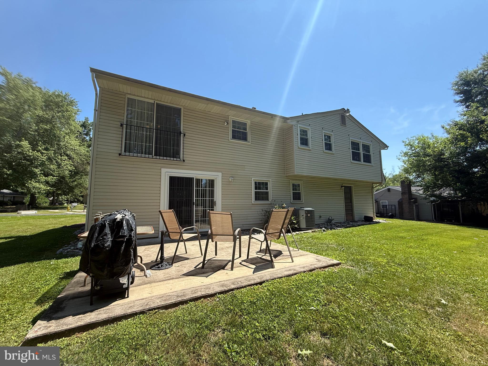 4007 BREWSTER LANE