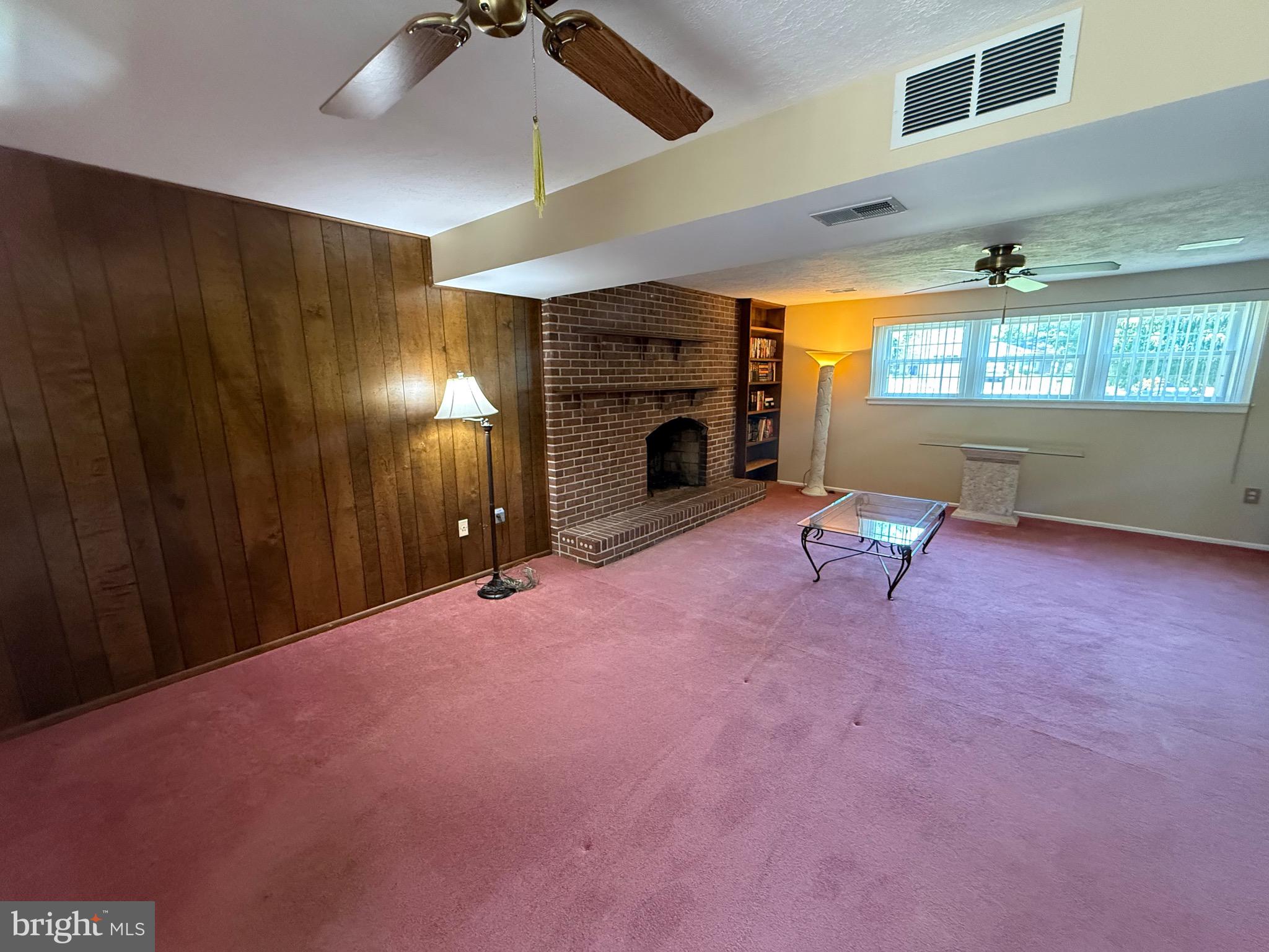 4007 BREWSTER LANE