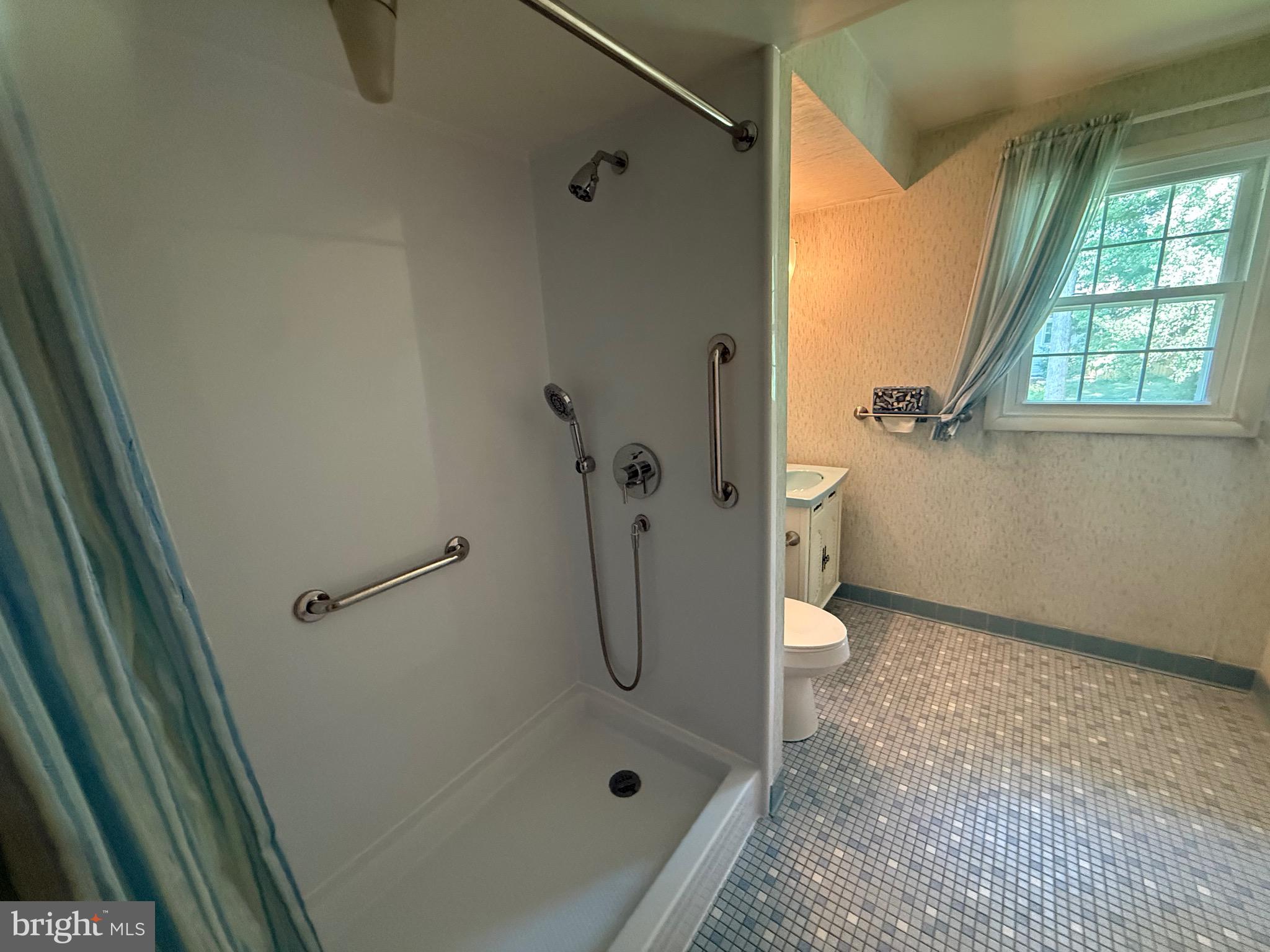 4007 BREWSTER LANE