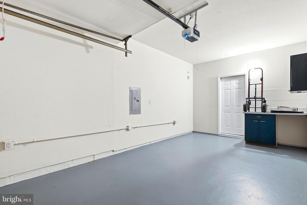 3180 GAINSBOROUGH COURT