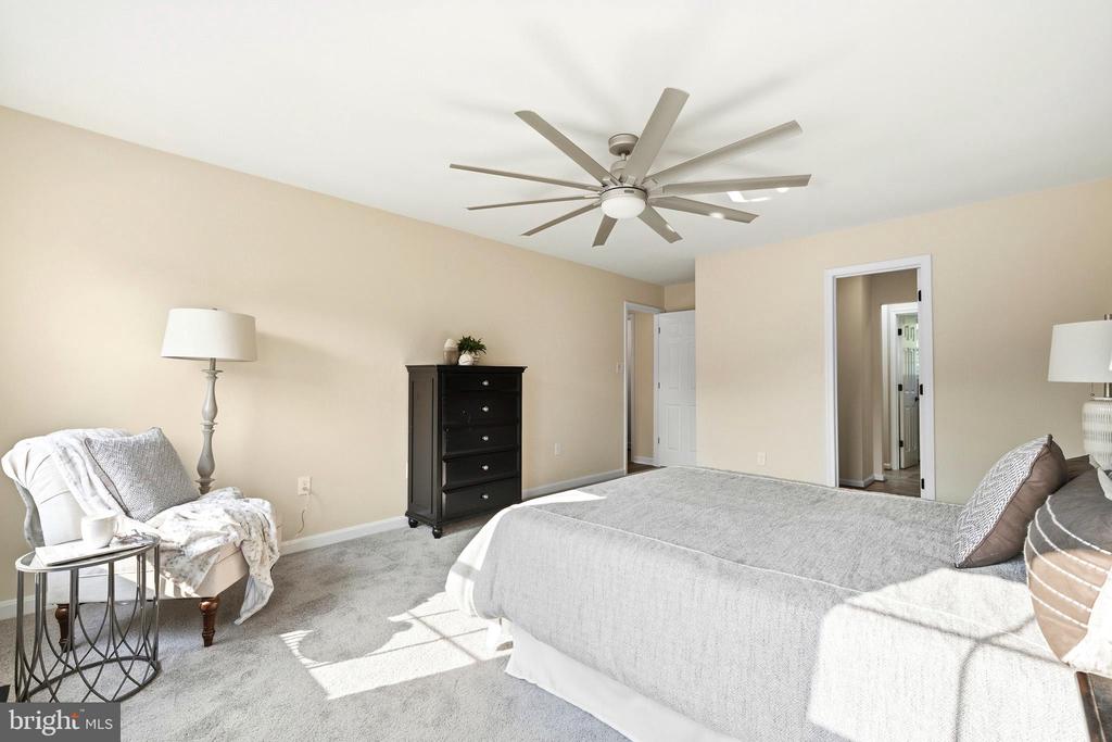 3180 GAINSBOROUGH COURT