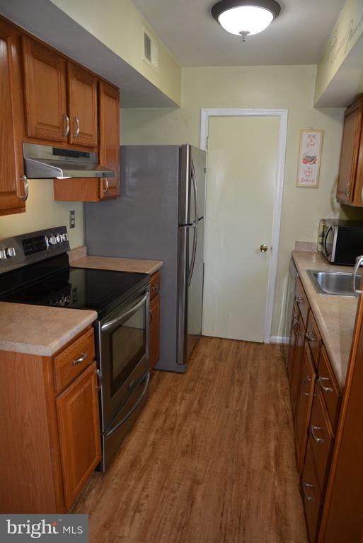 707 BARRINGTON DRIVE
