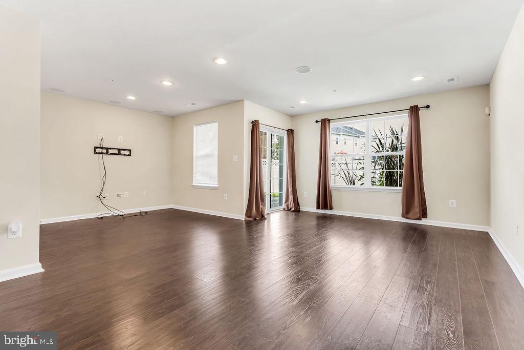 5425 SPOTSWOOD PLACE