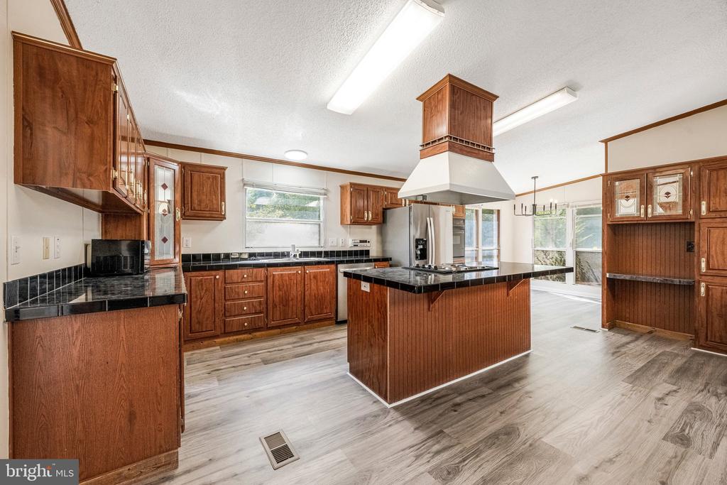 3715 LINKINS ROAD