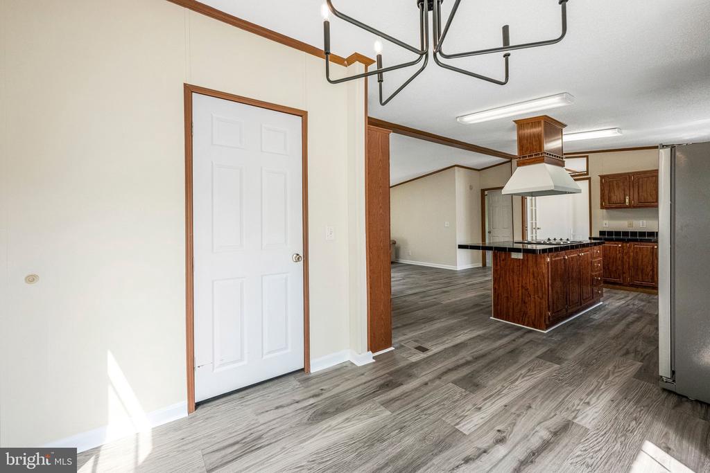 3715 LINKINS ROAD