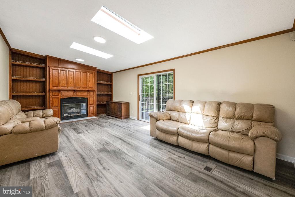 3715 LINKINS ROAD