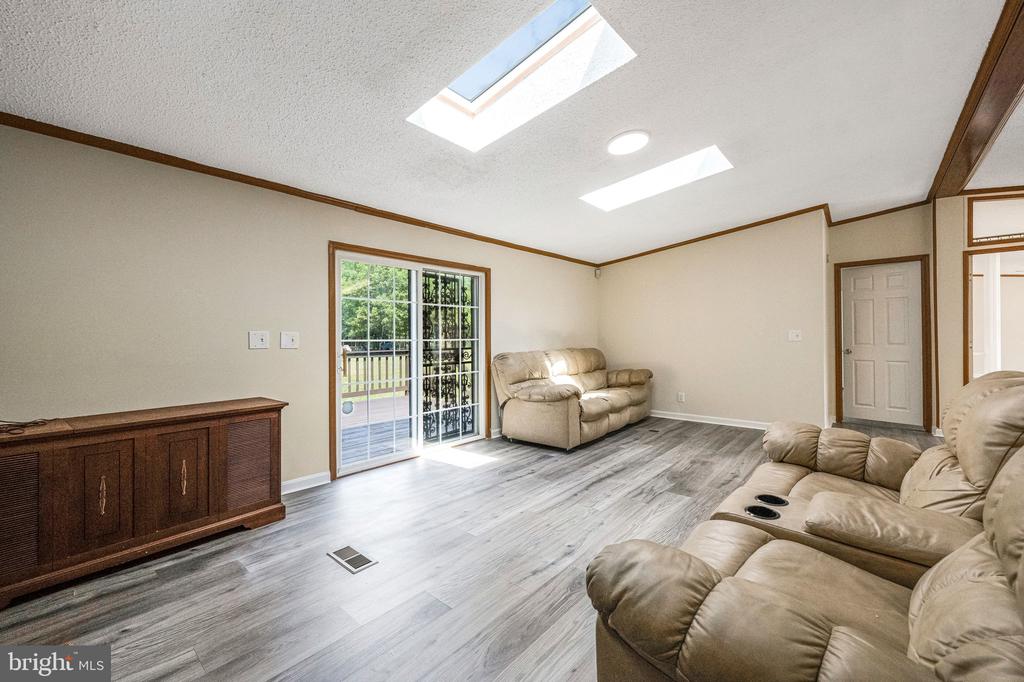 3715 LINKINS ROAD