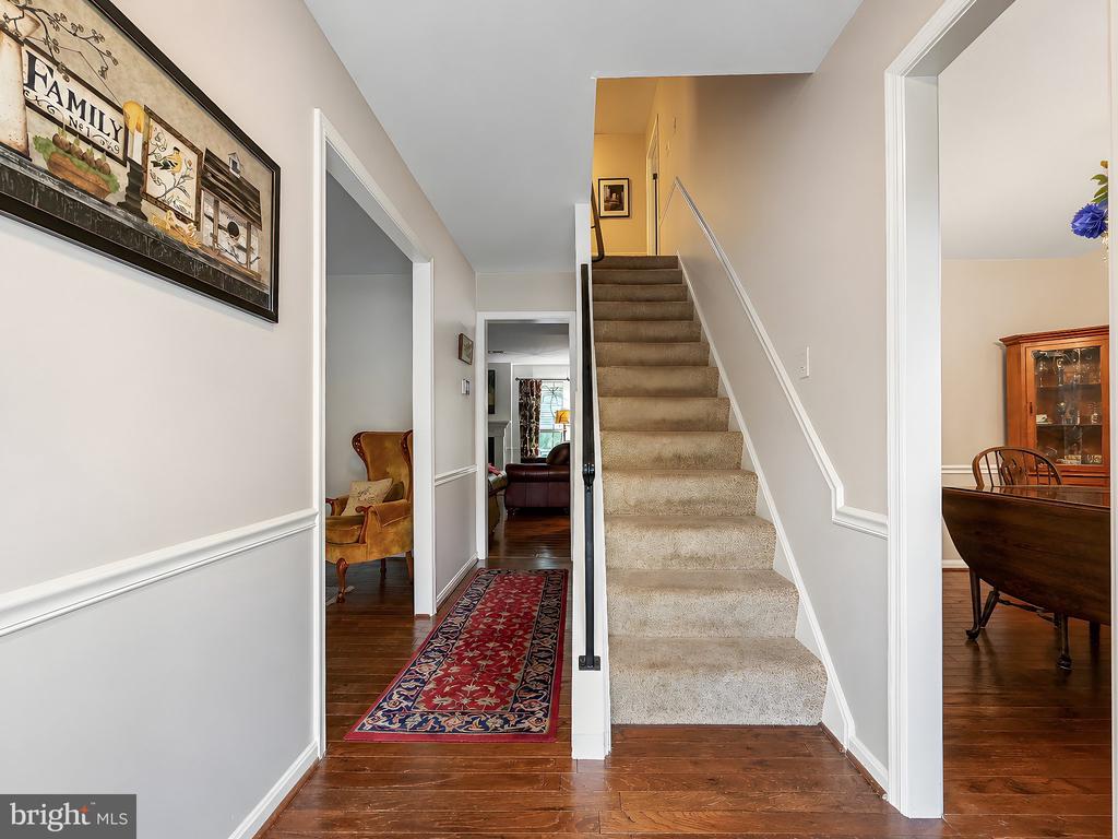 1331 REDWOOD CIRCLE