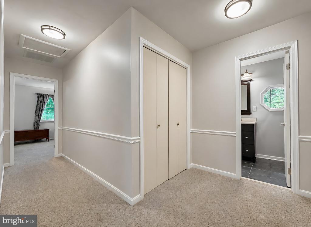 1331 REDWOOD CIRCLE
