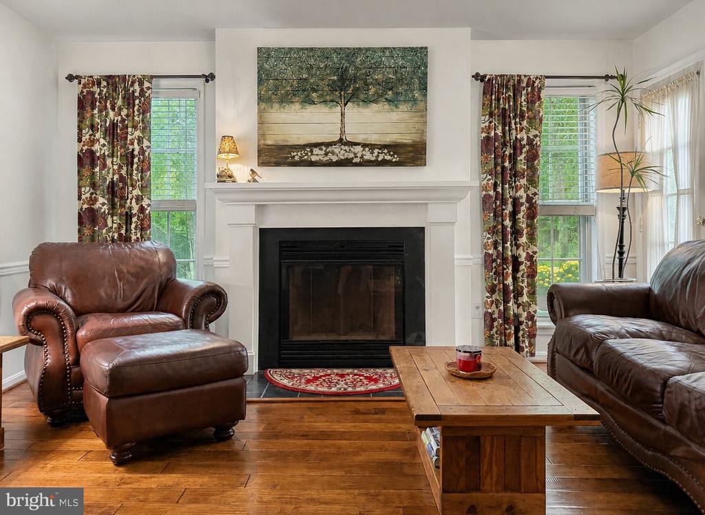 1331 REDWOOD CIRCLE