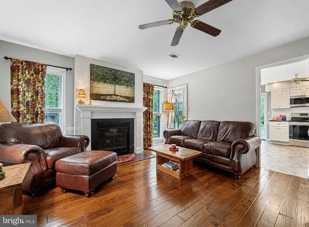 1331 REDWOOD CIRCLE