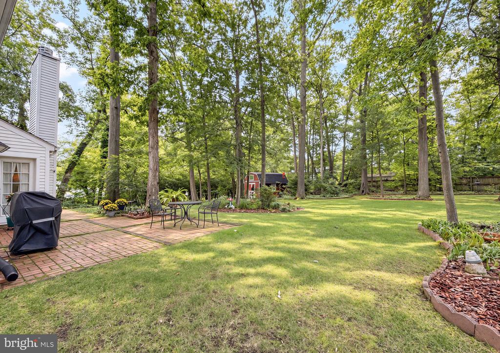 1331 REDWOOD CIRCLE