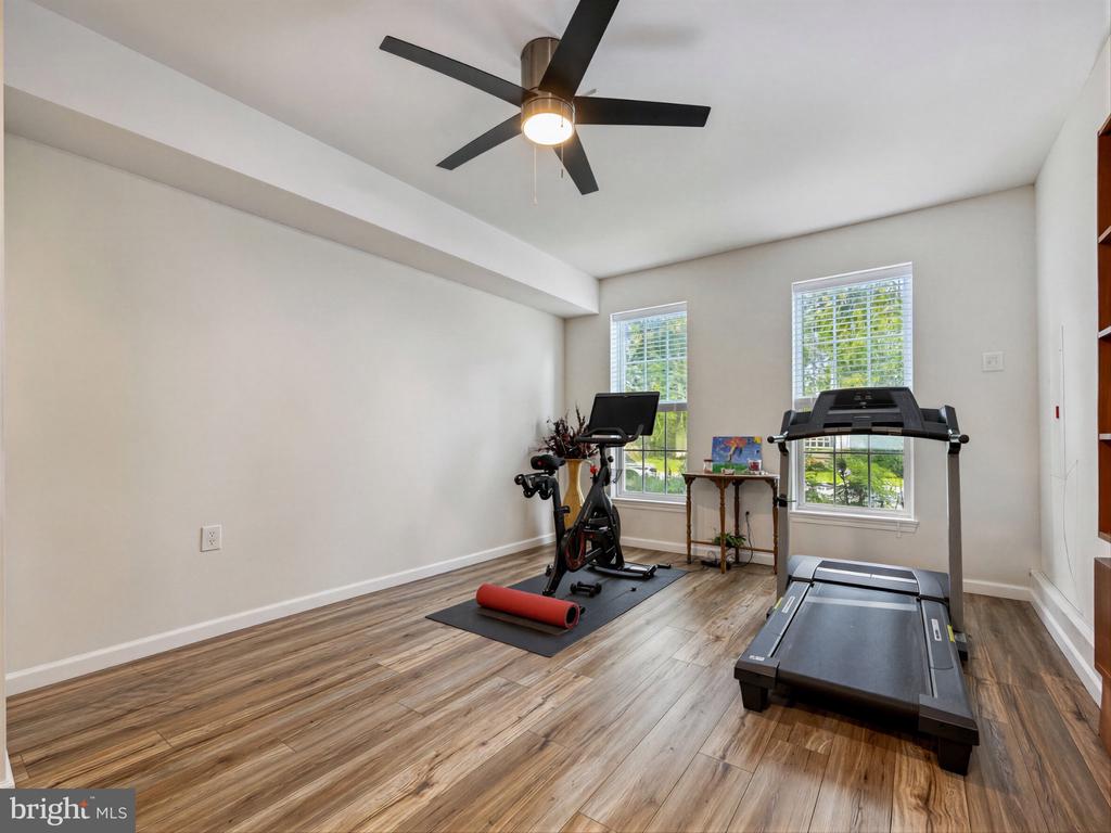 1331 REDWOOD CIRCLE