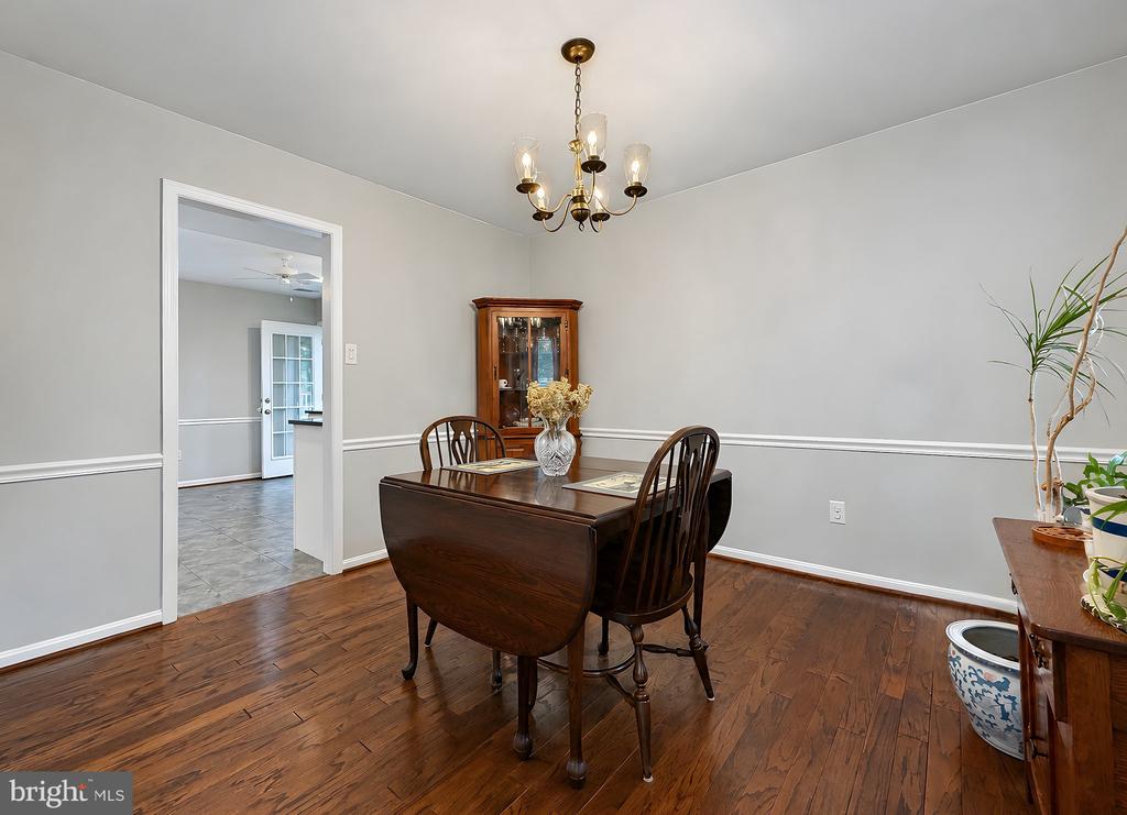 1331 REDWOOD CIRCLE