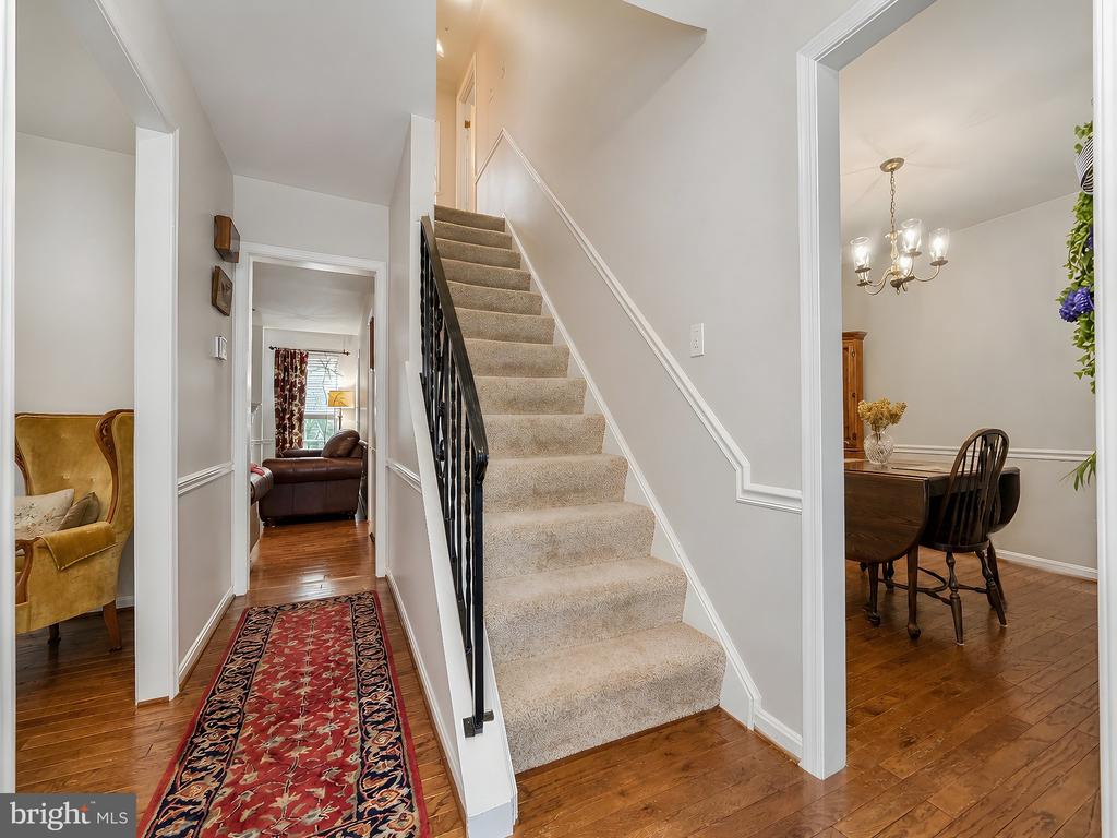1331 REDWOOD CIRCLE