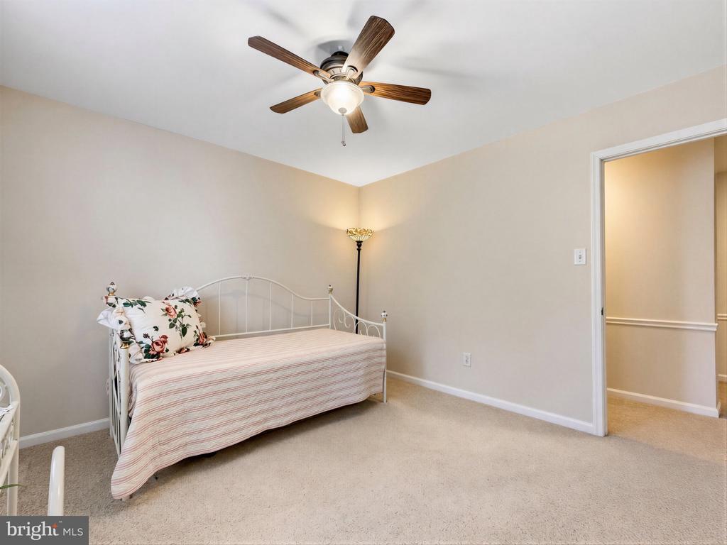 1331 REDWOOD CIRCLE