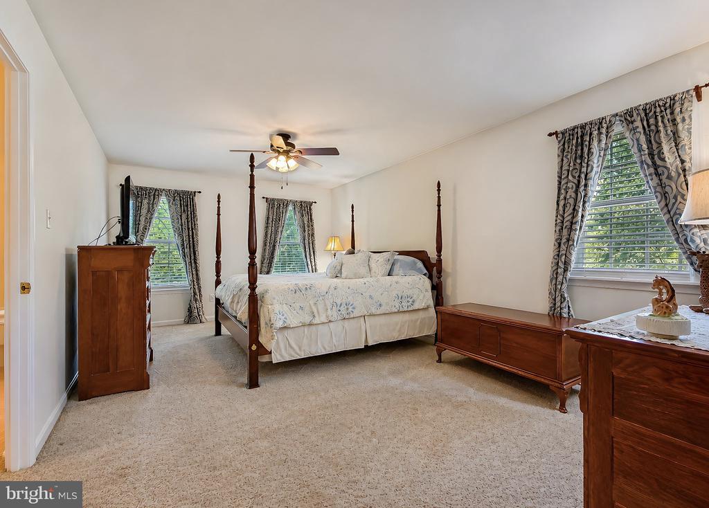 1331 REDWOOD CIRCLE