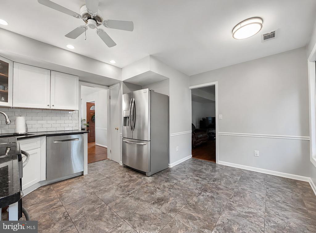 1331 REDWOOD CIRCLE