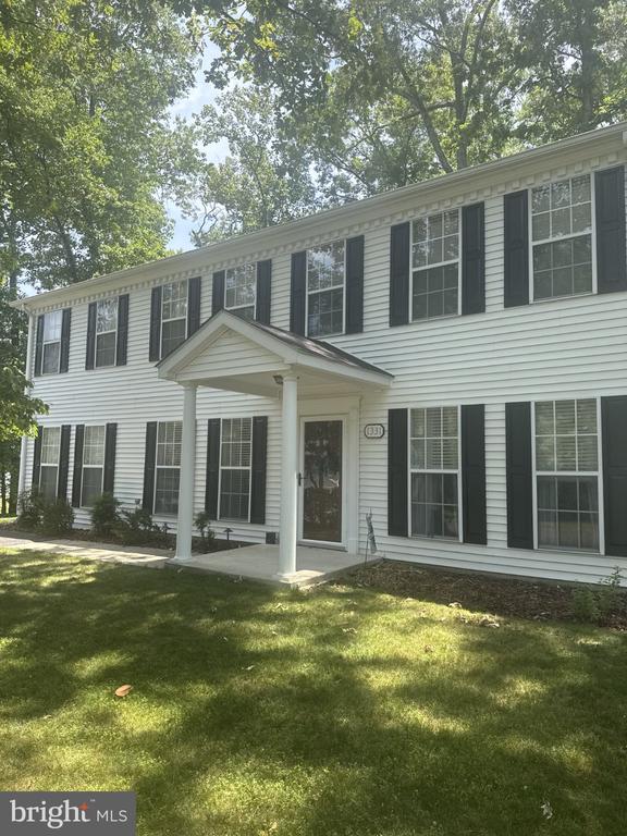 1331 REDWOOD CIRCLE