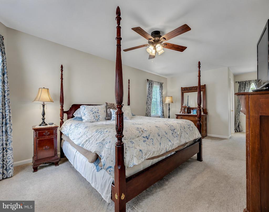 1331 REDWOOD CIRCLE
