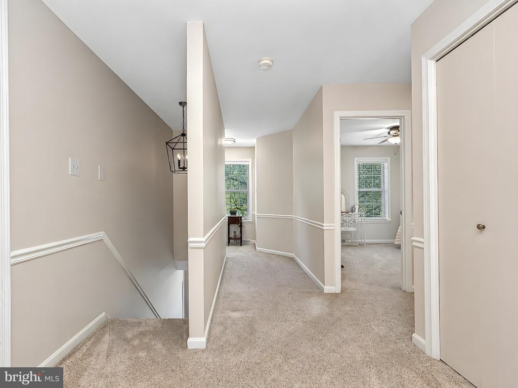1331 REDWOOD CIRCLE
