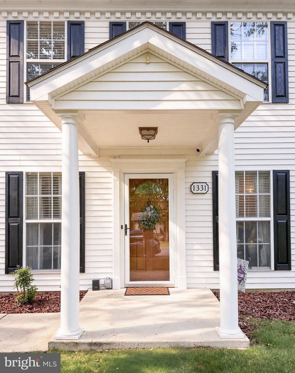 1331 REDWOOD CIRCLE