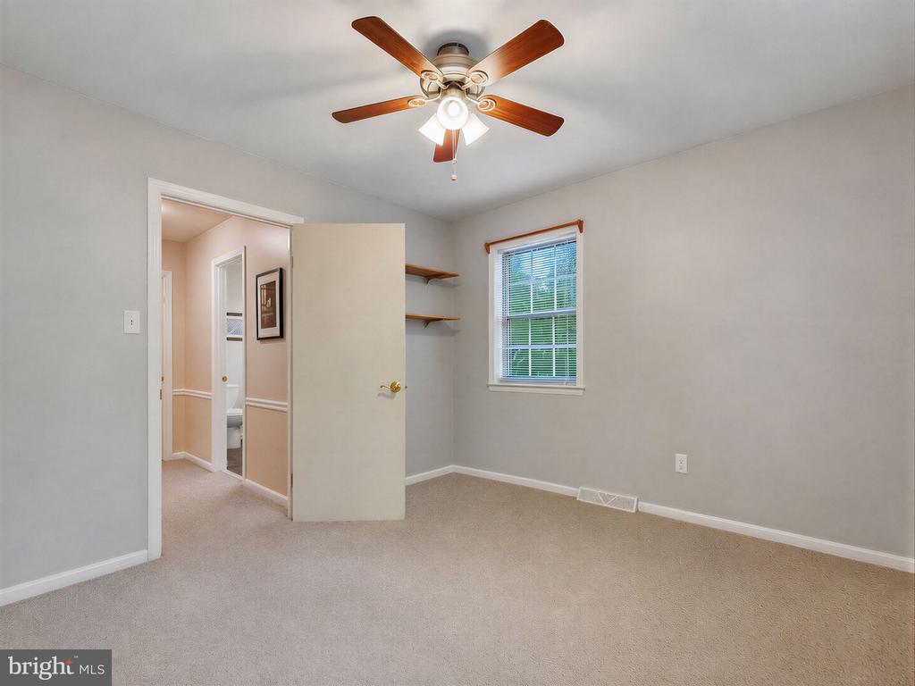 1331 REDWOOD CIRCLE