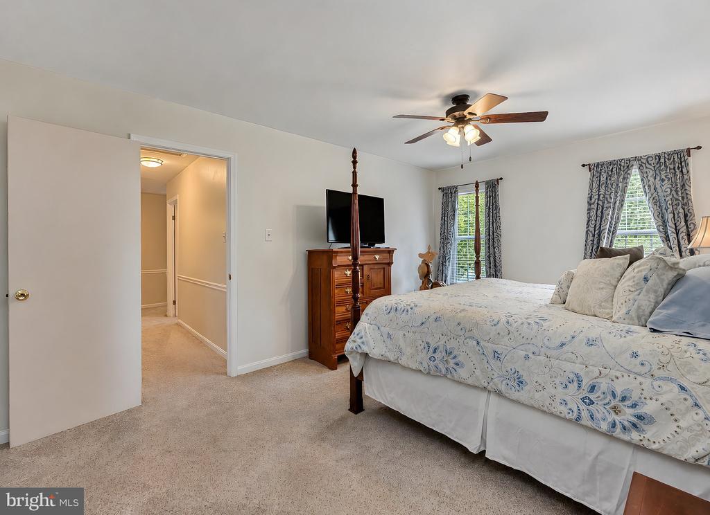 1331 REDWOOD CIRCLE