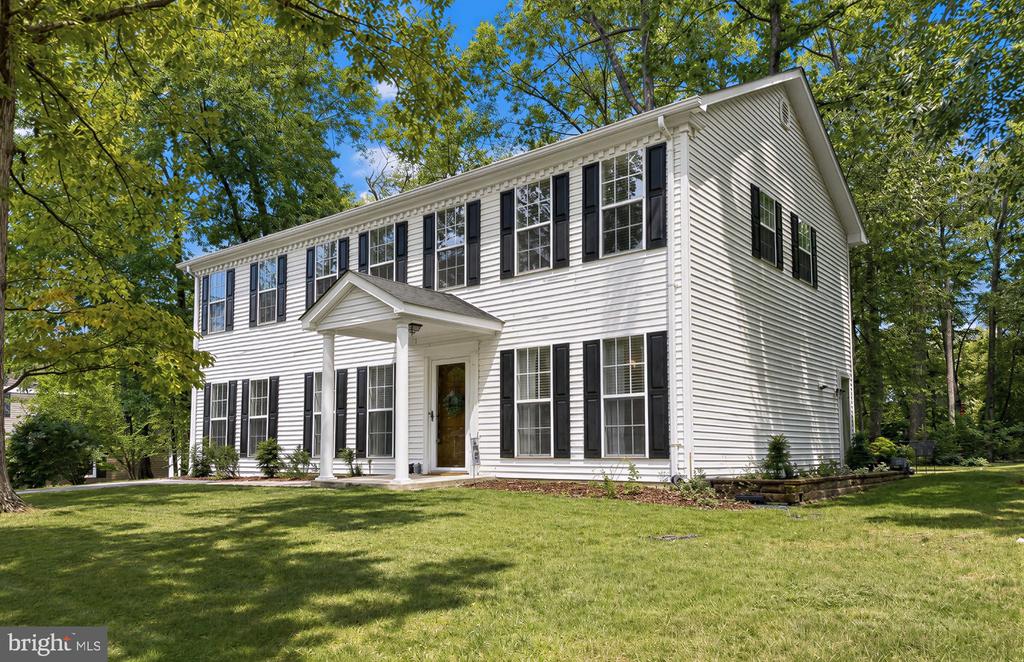 1331 REDWOOD CIRCLE