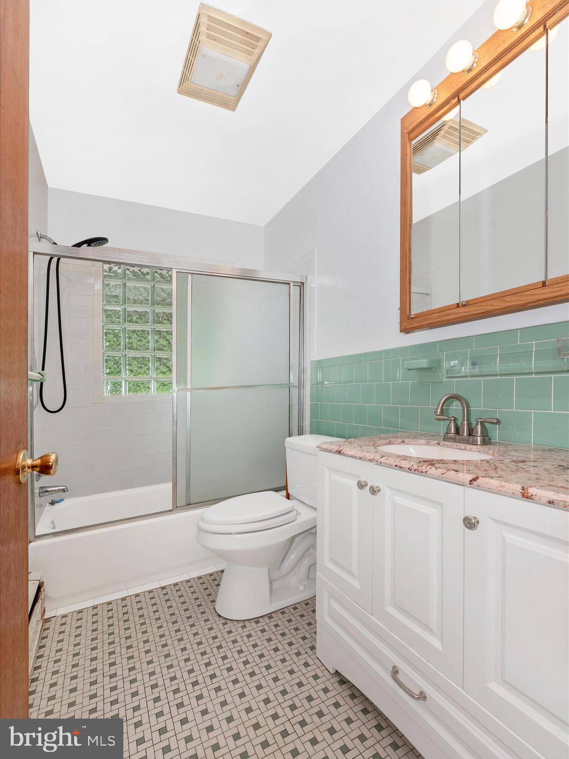 7425 SPOUT HILL ROAD