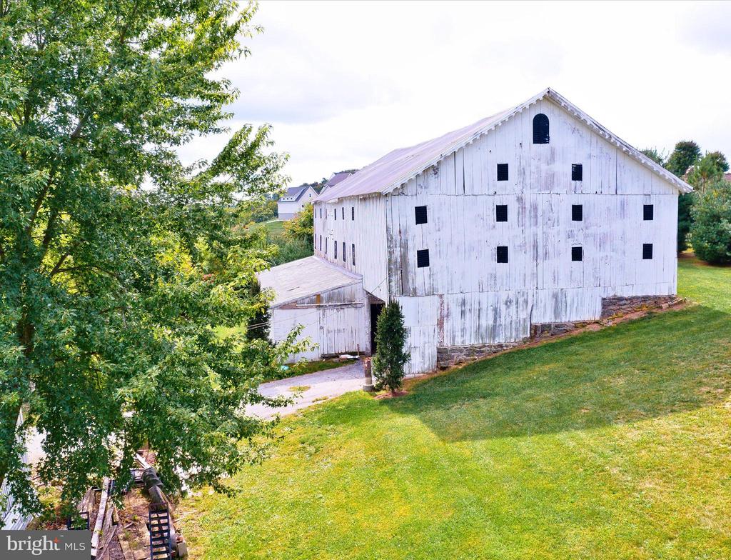 452 Sullivan Rd